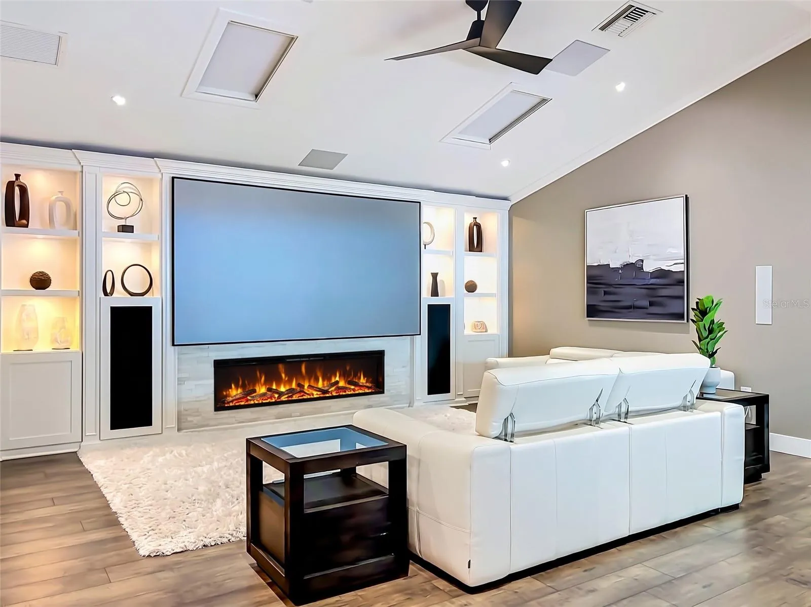 Fully Equipped, built in sound system