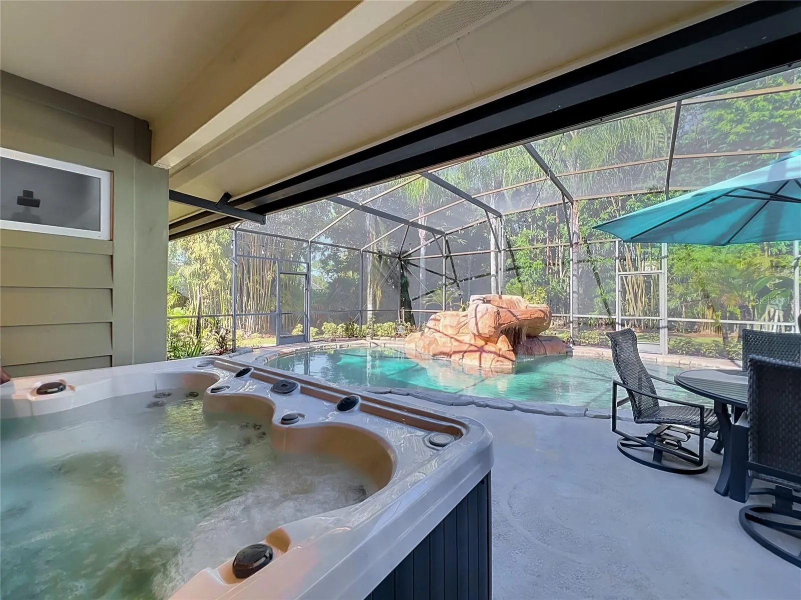 Spa &amp; Hot Tub