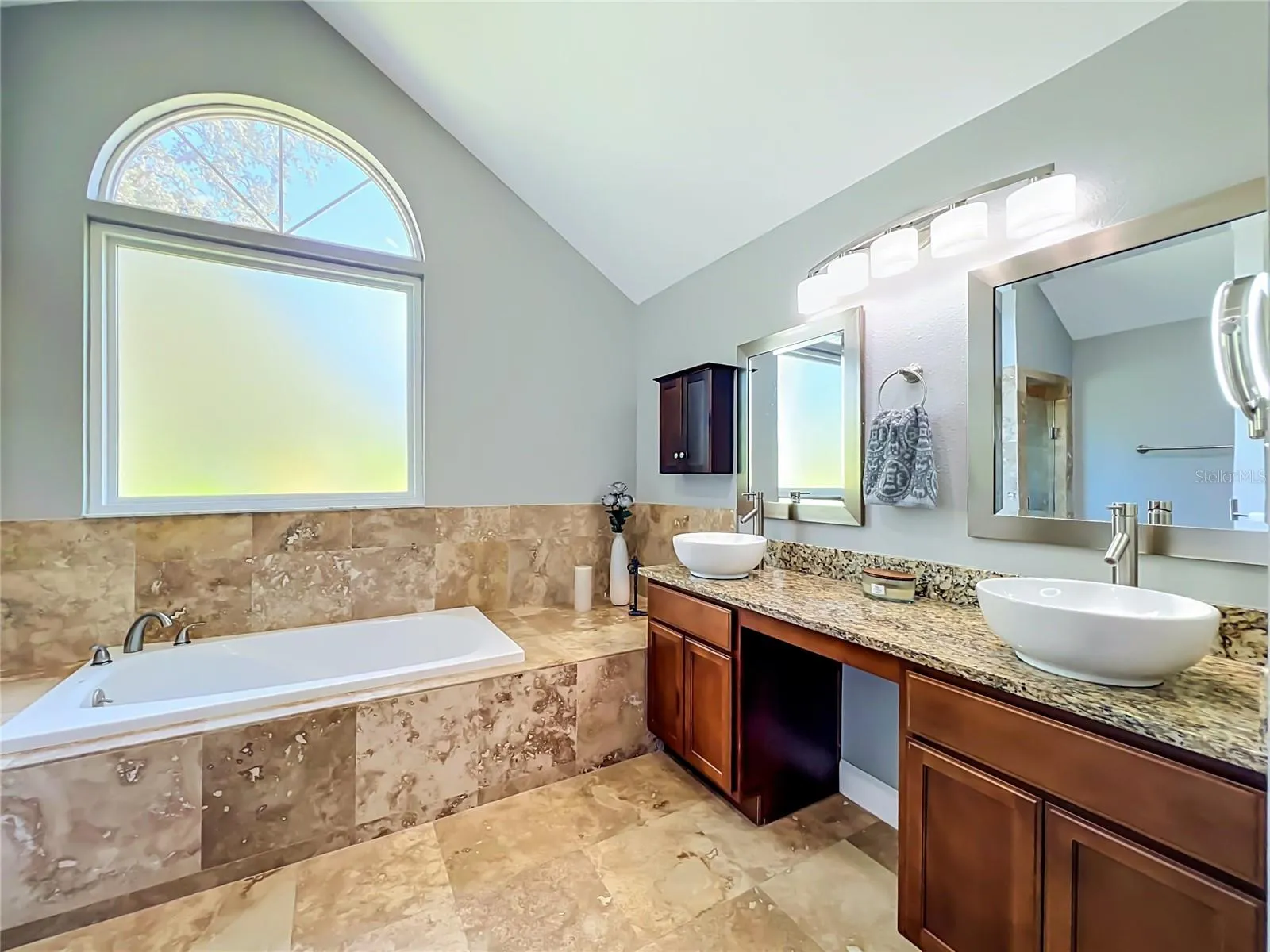 Dual Vanity
