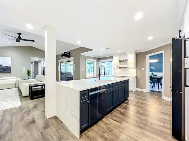 Open Kitchen