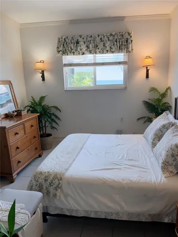 2nd Bedr  w/walk in closet  staged