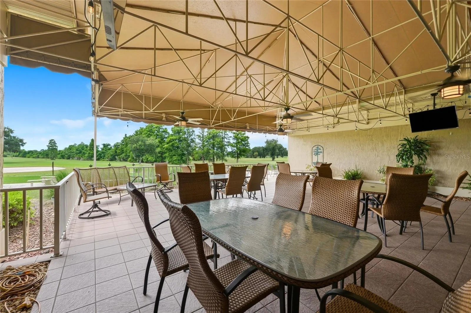 Outdoor Restaurant Dining