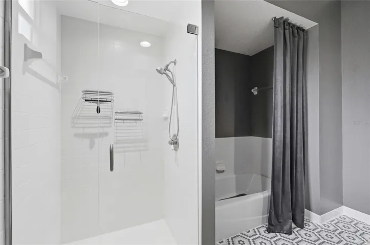 Second Bath Walk-In Shower & Tub