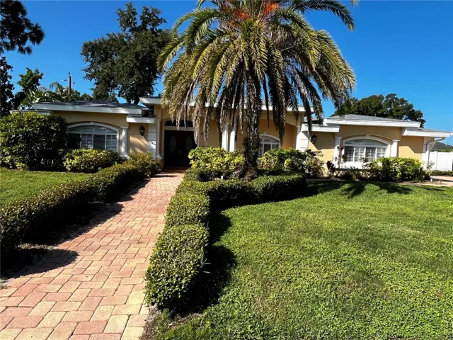 601 Palm Ave.