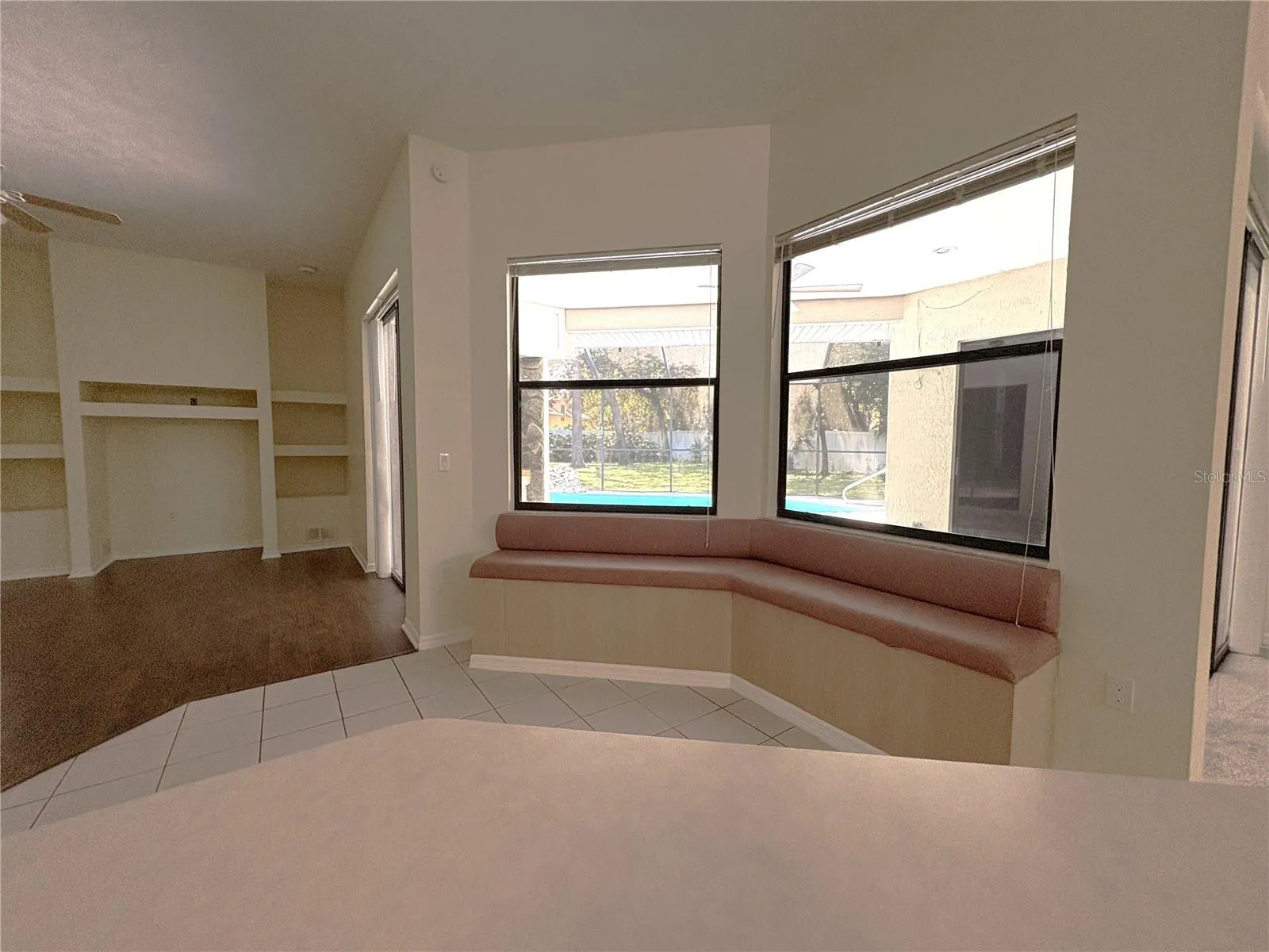 window seat/breakfast nook