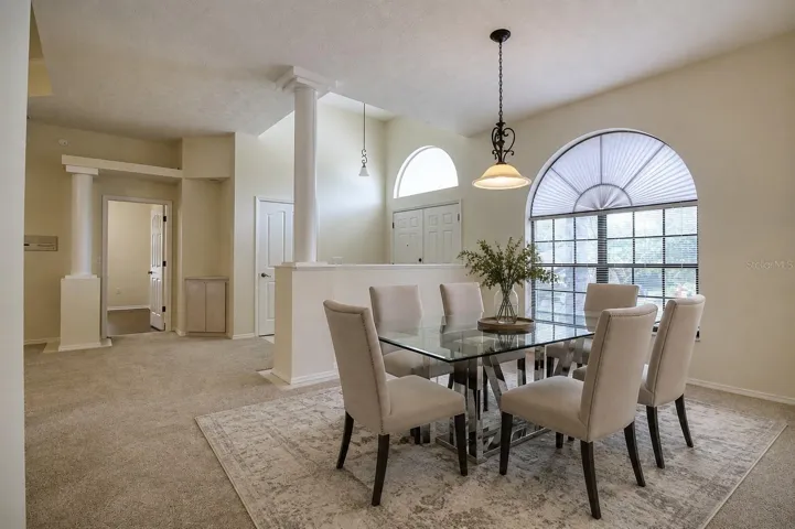 Dining room (staged)