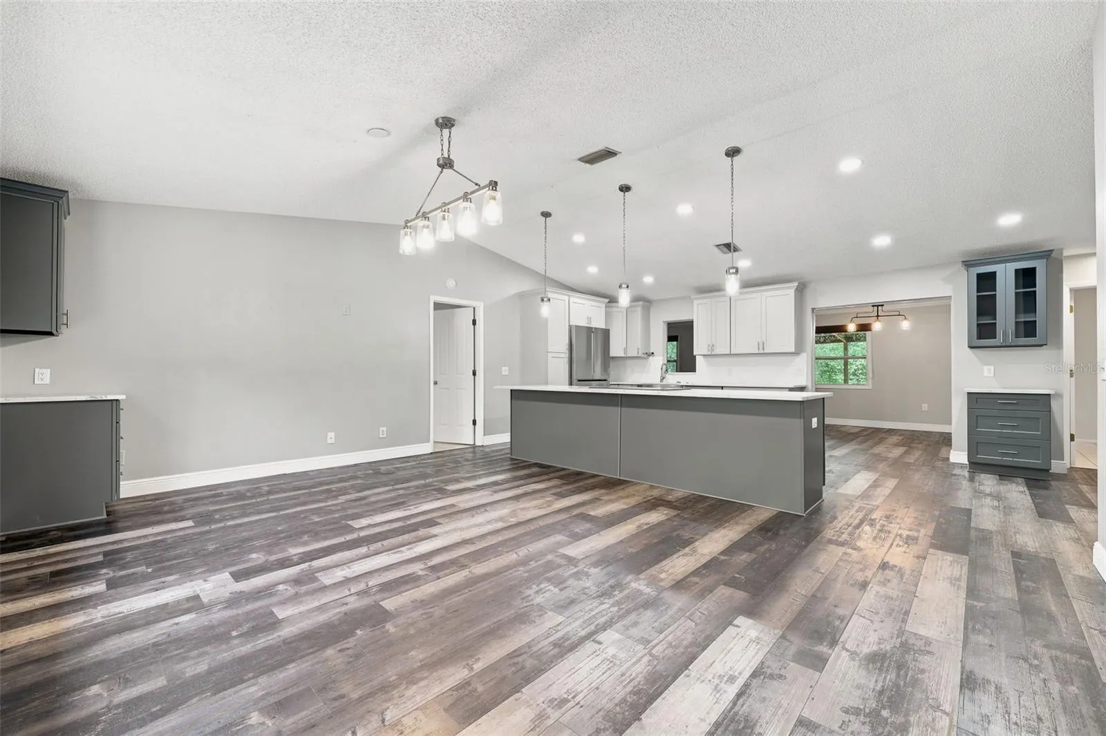 Living/Kitchen