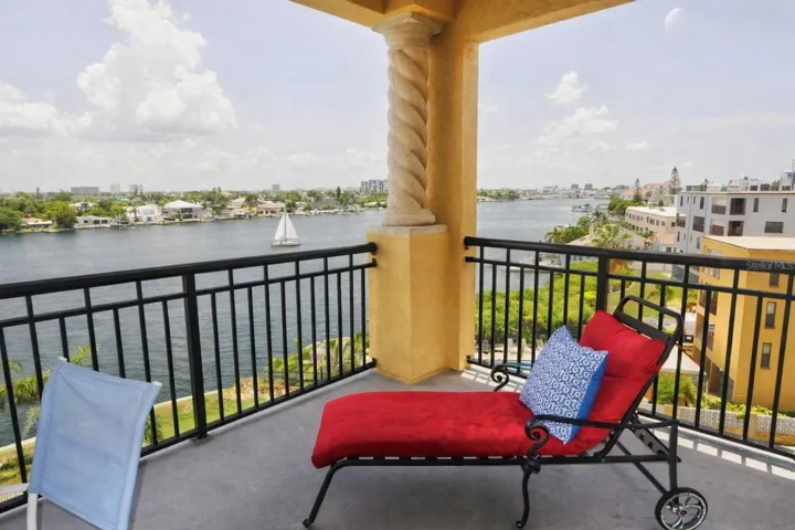 PREFECTLY LOCATED IN THE HEART OF TREASURE ISLAND. DIRECTLY ON THE WIDE OPEN INTRA-COASTAL AND ACROSS FROM THE GULF.