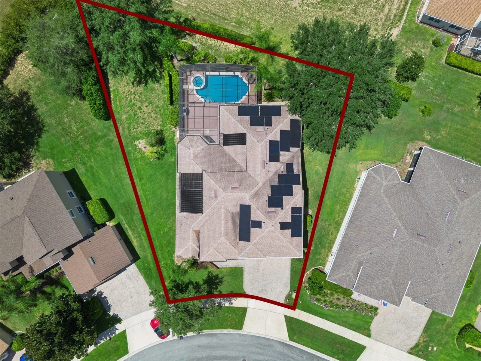 Overhead view of the home and lot