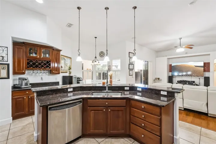 Center island with breakfast bar seating