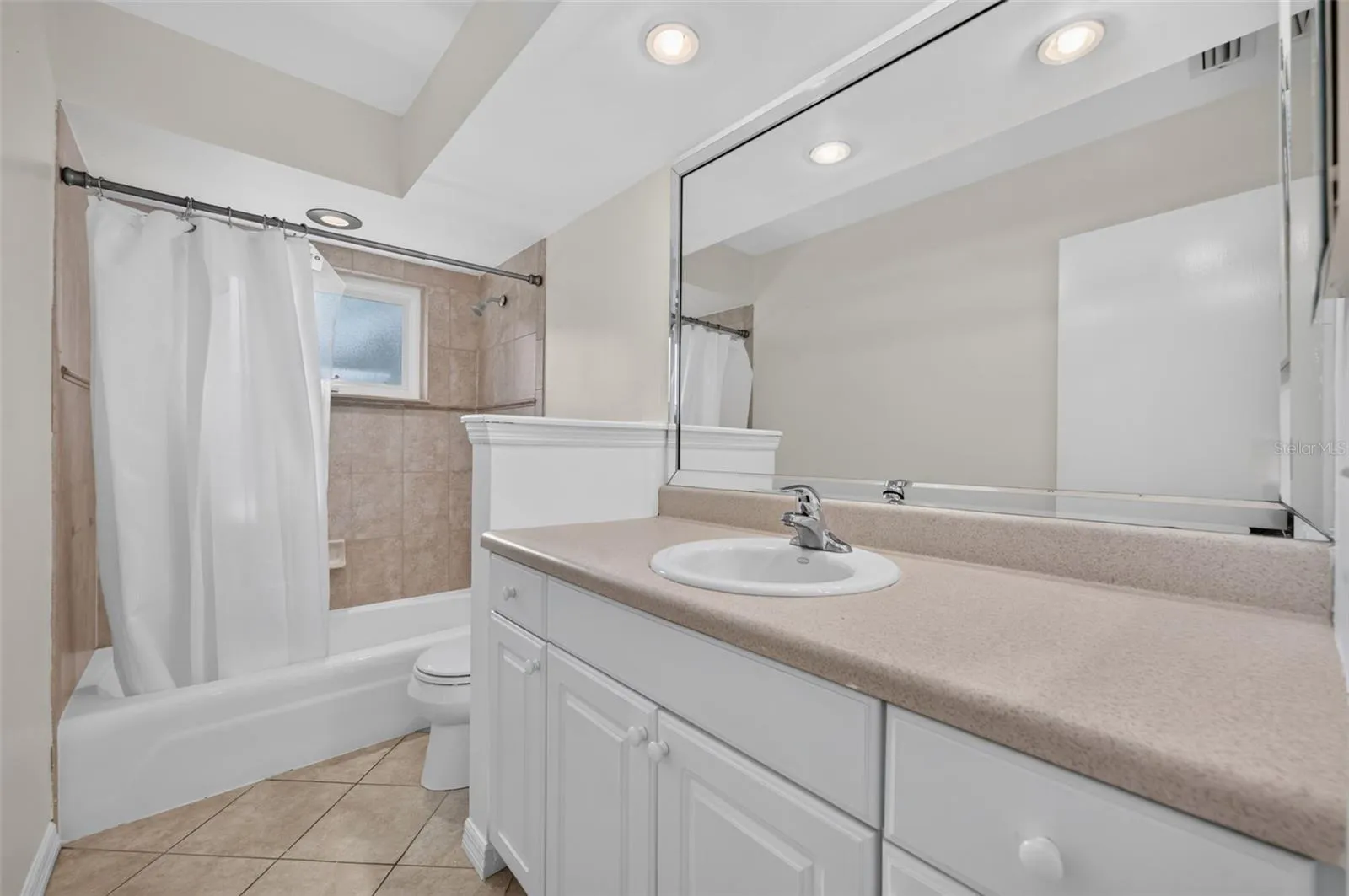Bathroom 3 with tub and shower