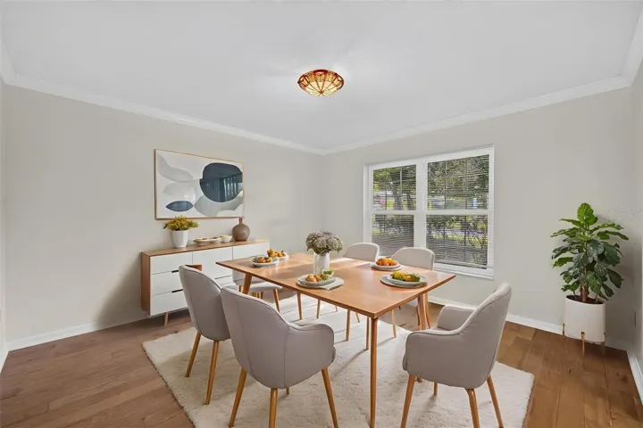 Virtually staged dining room