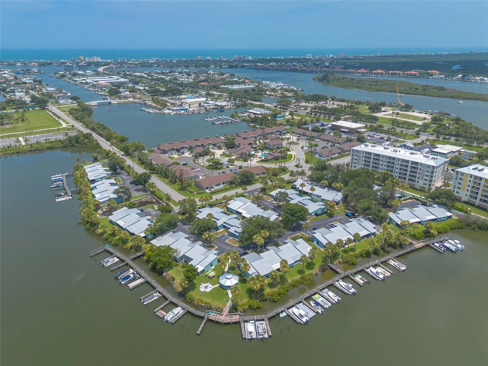 Water access to Intracoastal Waterway