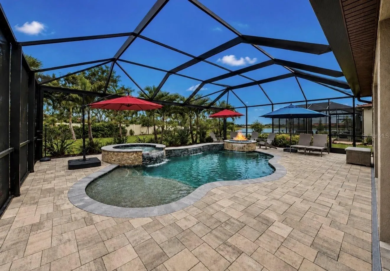 Pool, Fire pit, Spa