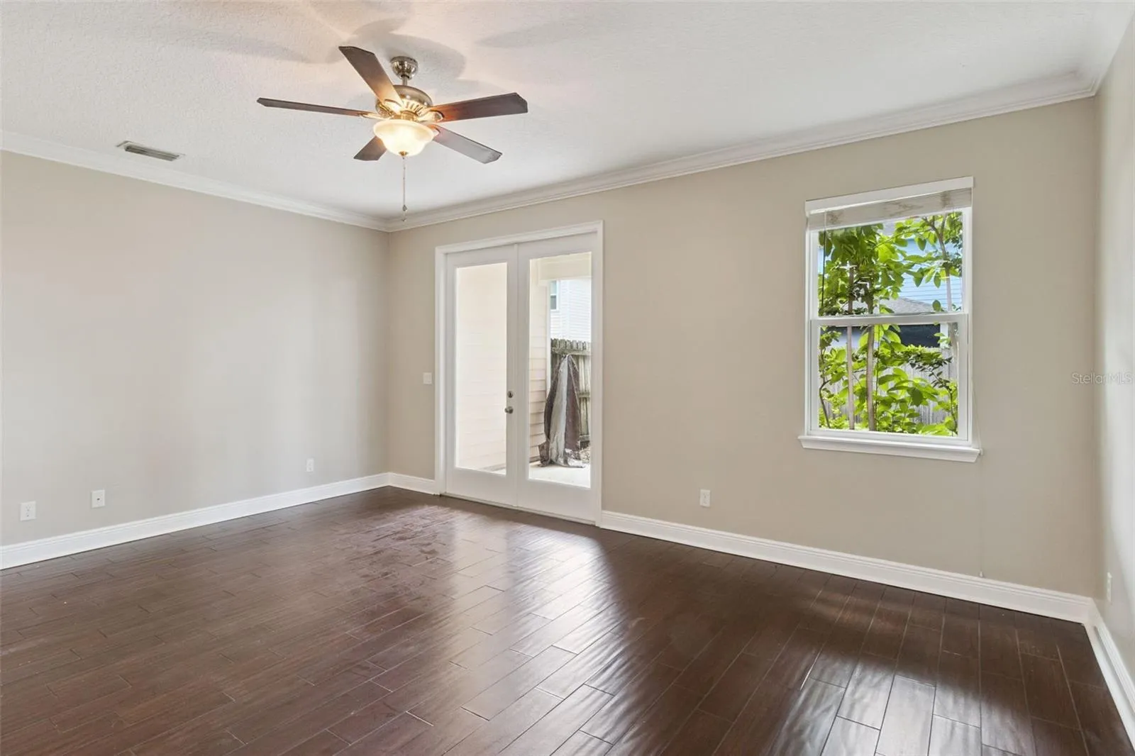 2544 living area