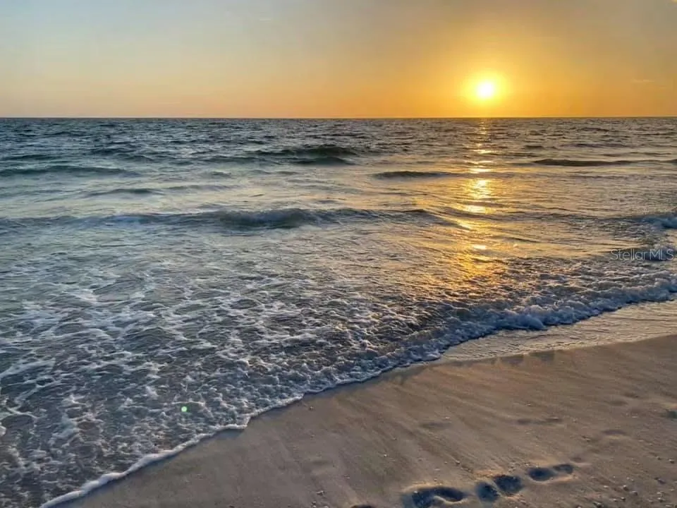 Sunset On Holmes Beach / Anna Maria Island