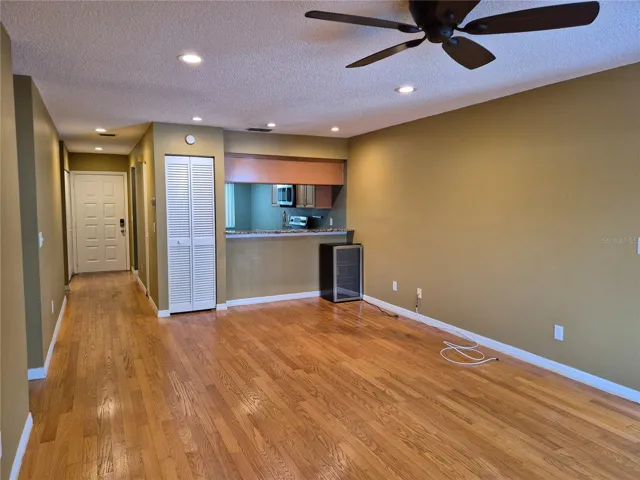 Main Livingroom