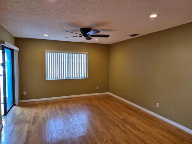 Main Livingroom