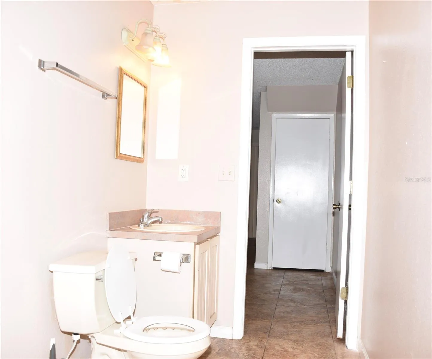 Half Bath Room