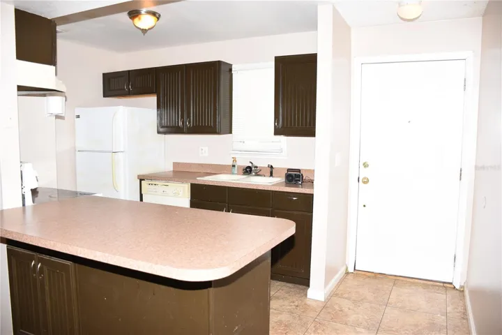 Entry/Kitchen