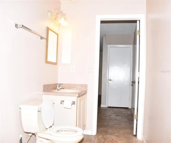 Half Bath Room