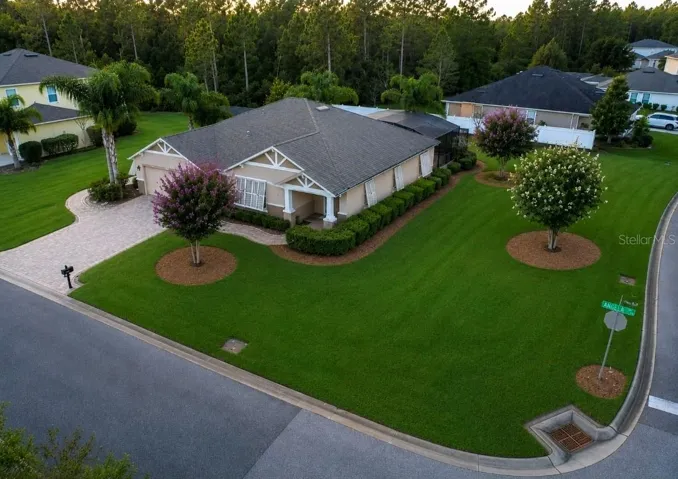 Huge 1/3 acre yard with additional attached storage qq