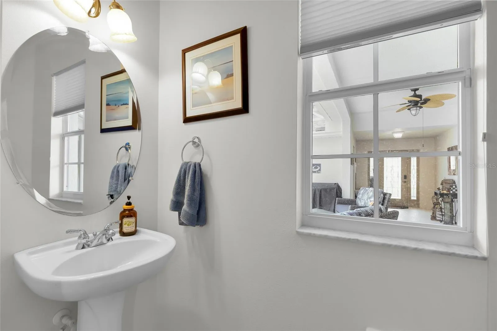 1/2 Bathroom