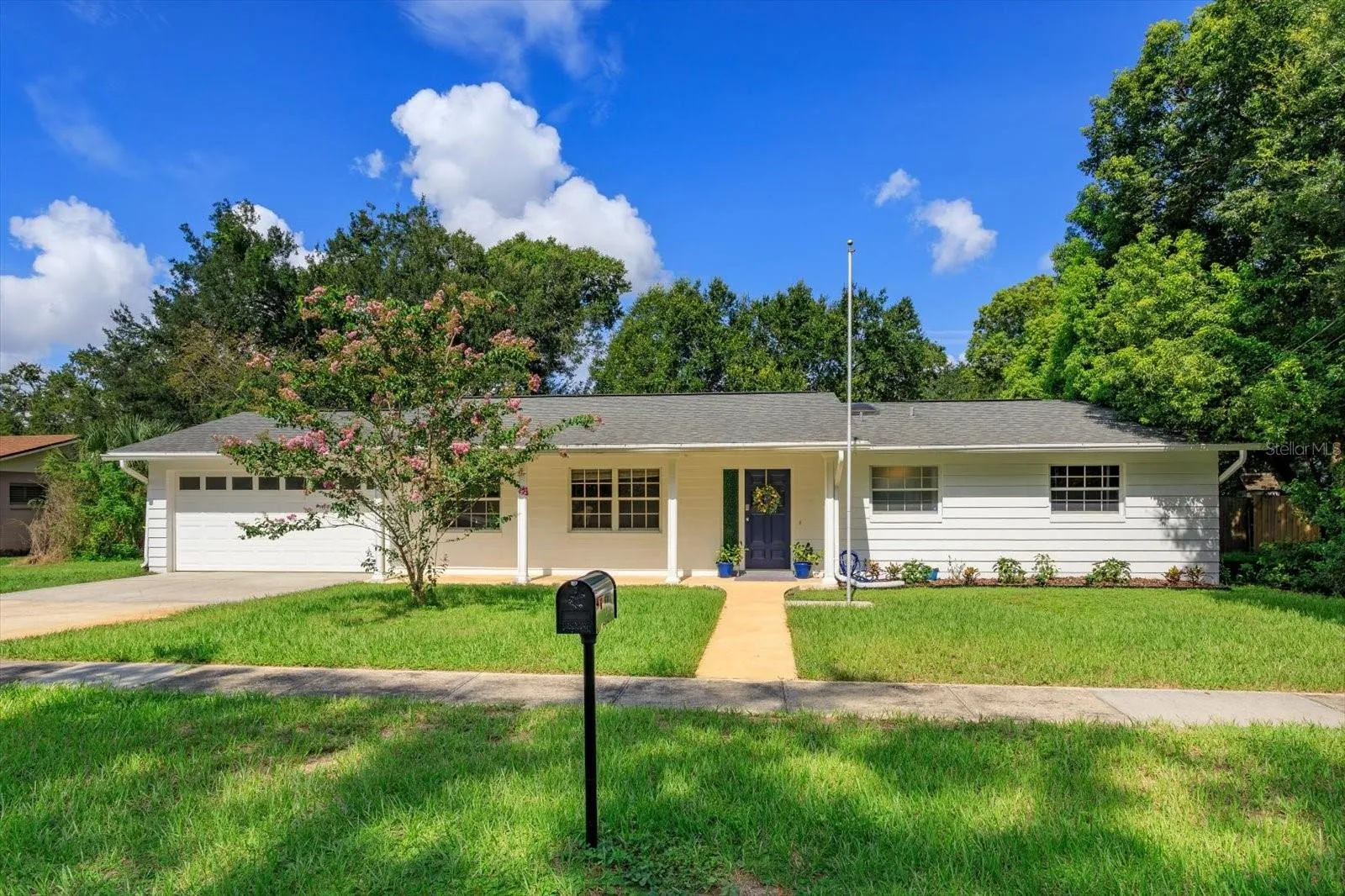 6412 Stockbridge