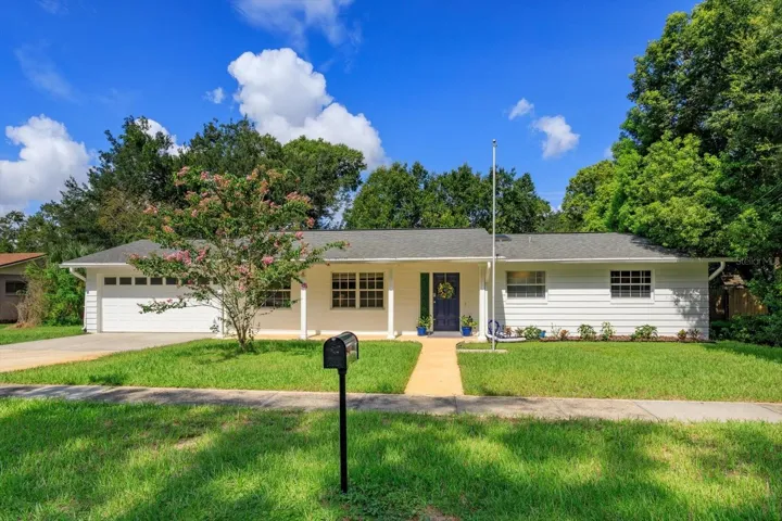 6412 Stockbridge