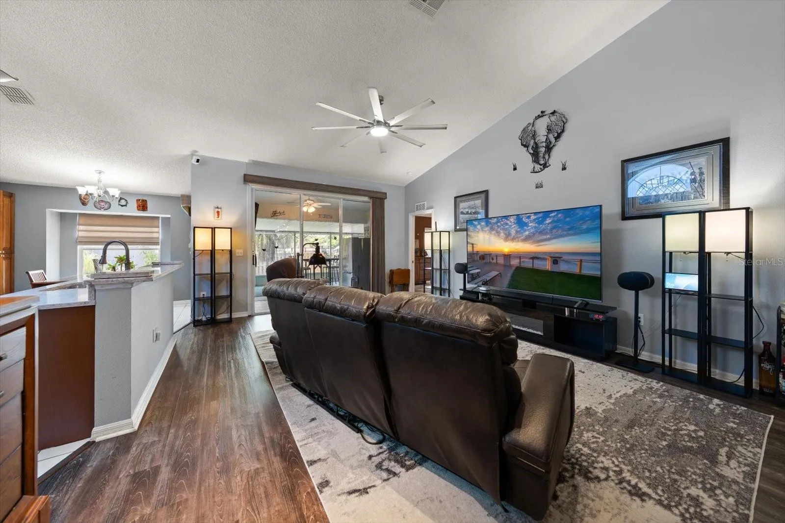 Great room with vaulted ceilings