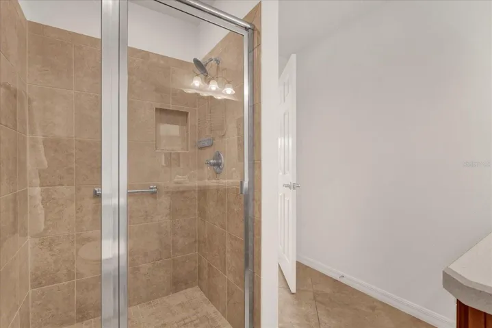MASTER SHOWER