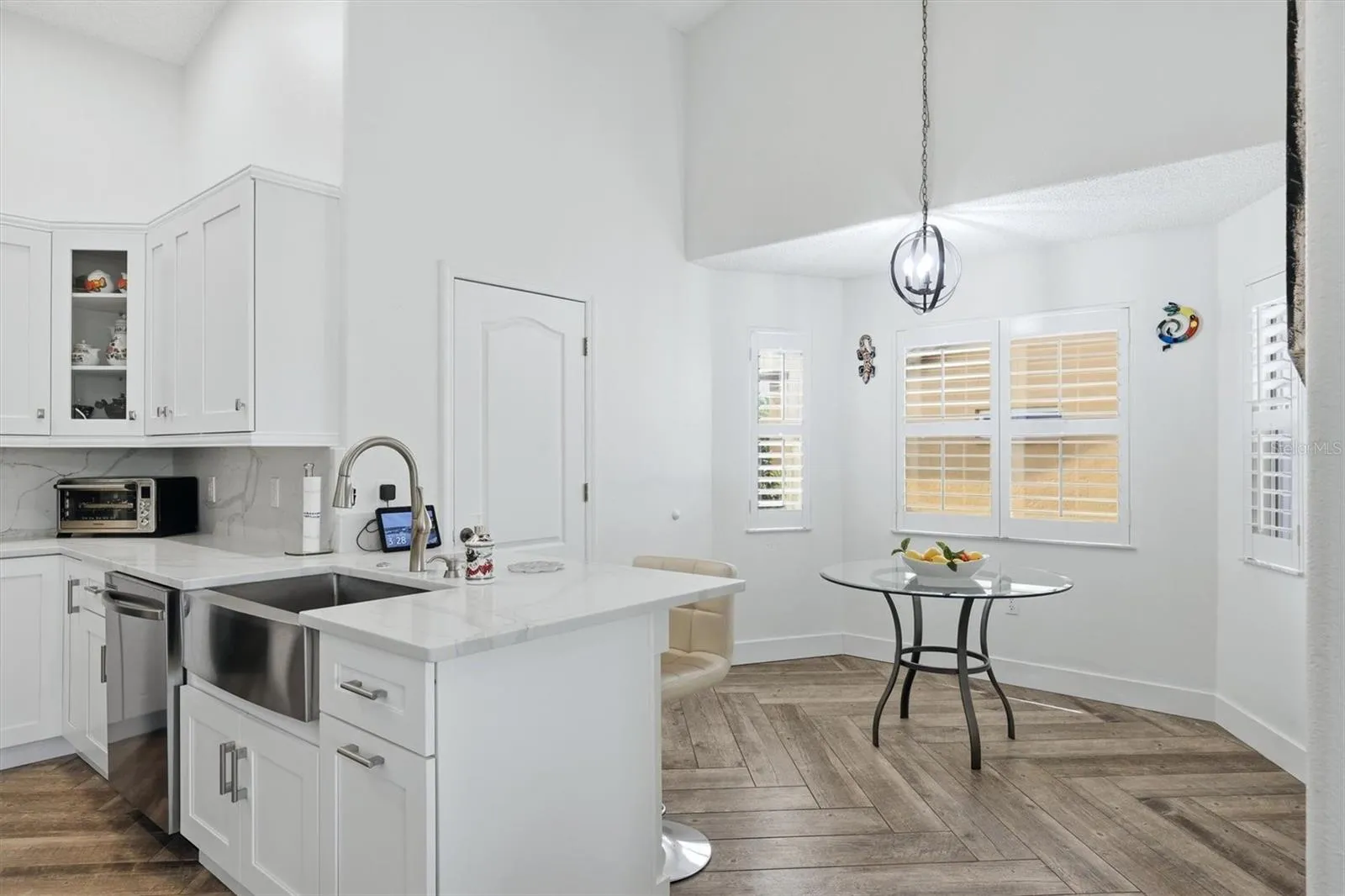 Kitchen and Dinette.
