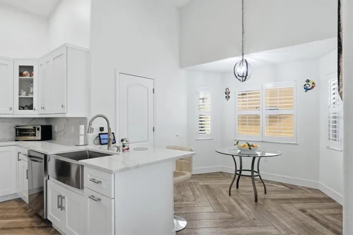 Kitchen and Dinette.