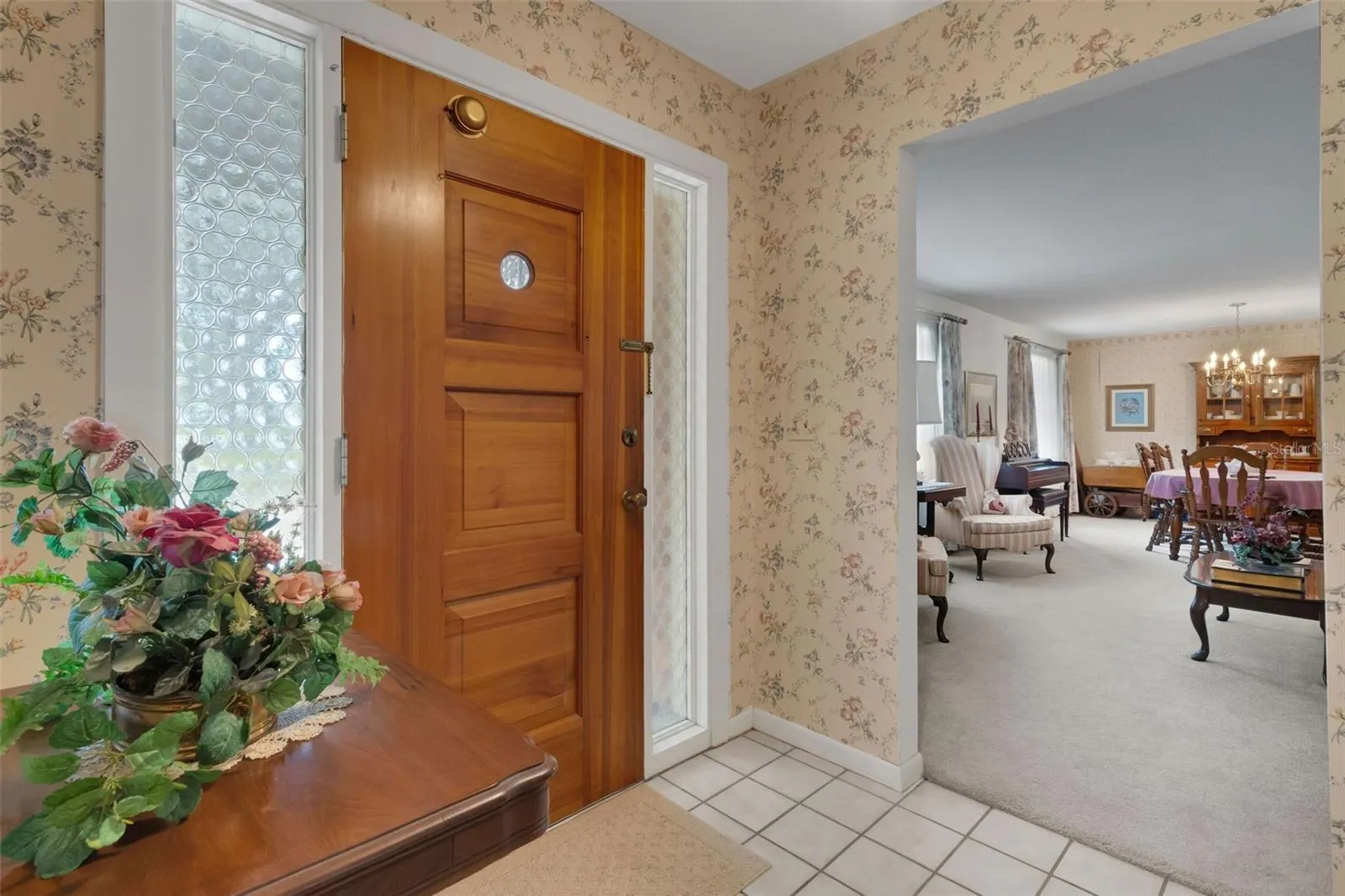 402 Aberdeen Ct N, Lakeland, Florida 33813 — photo 2
