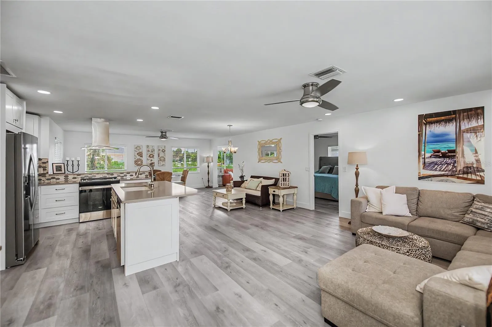 Gorgeous luxury vinyl flooring throughout!!