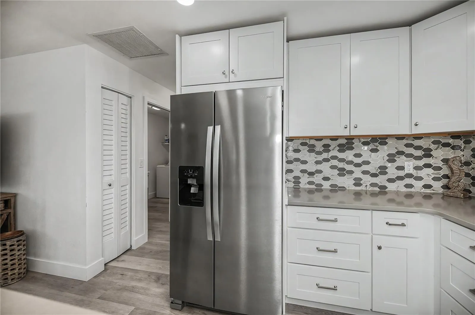 Soft close cabinetry/drawers!