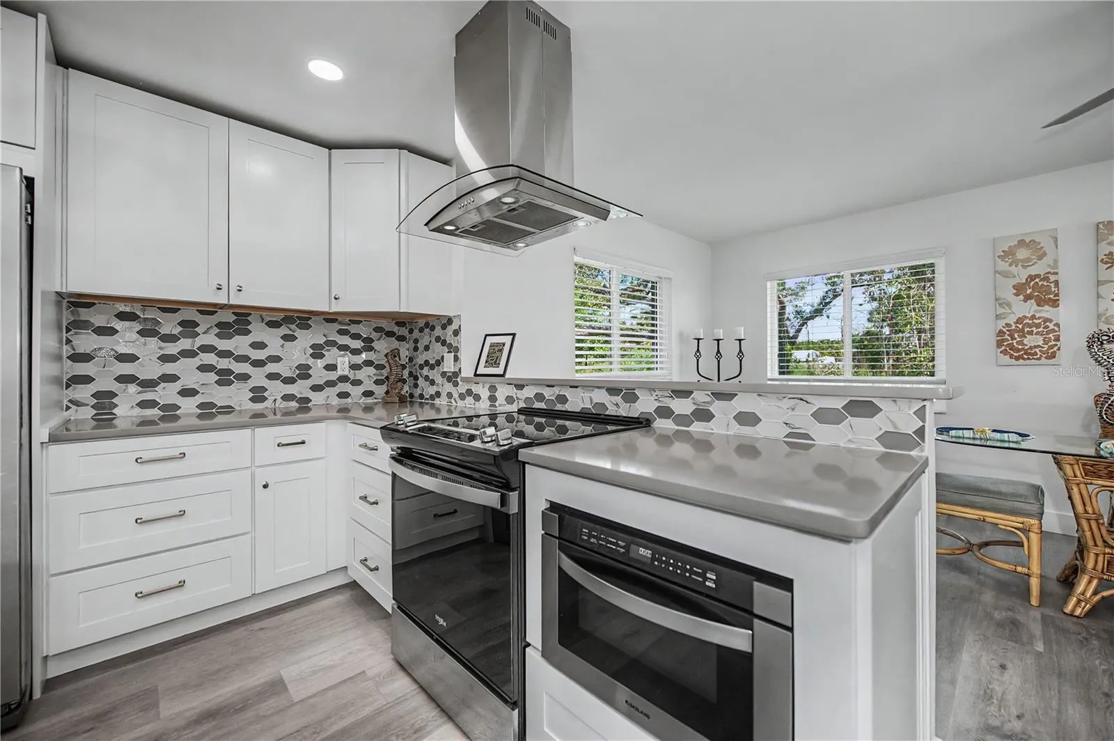 Beautiful quartz countertops!