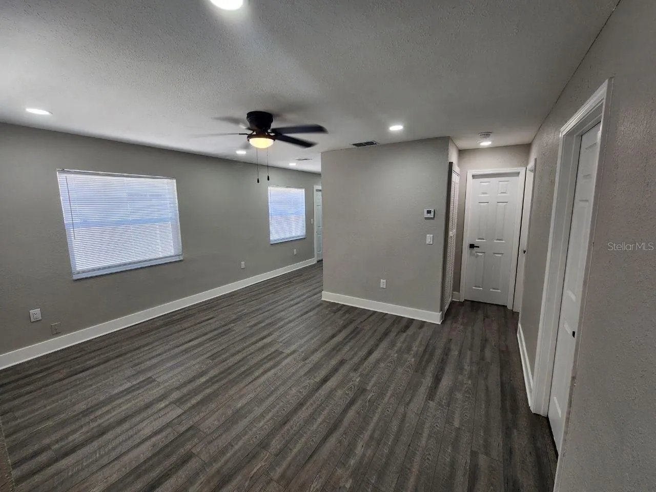 Living Area - Unit 1205
