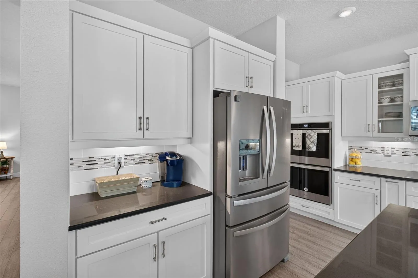Kitchen - Refrigerator - Double Oven