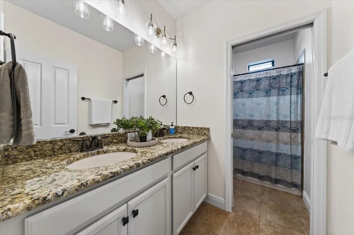 Guest Bathroom 2