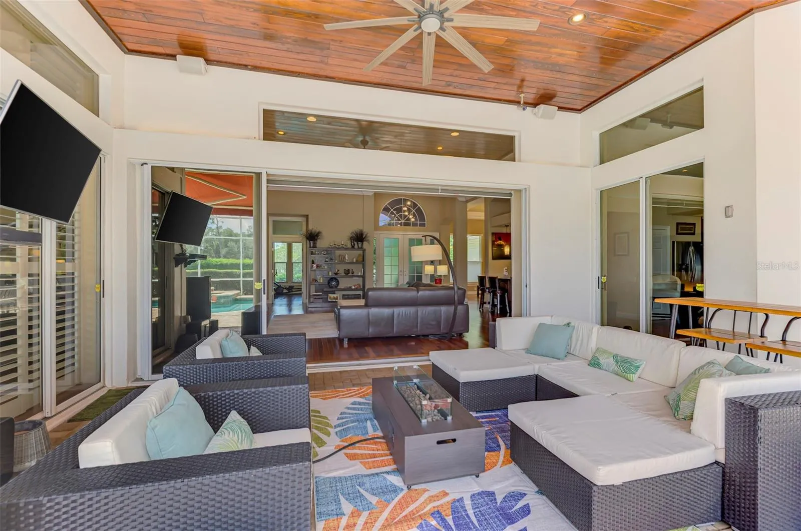 Covered outdoor living room