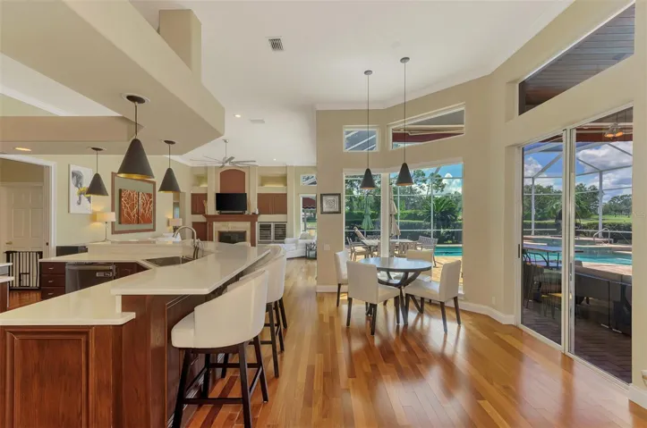 Kitchen, breakfast nook, family room combo