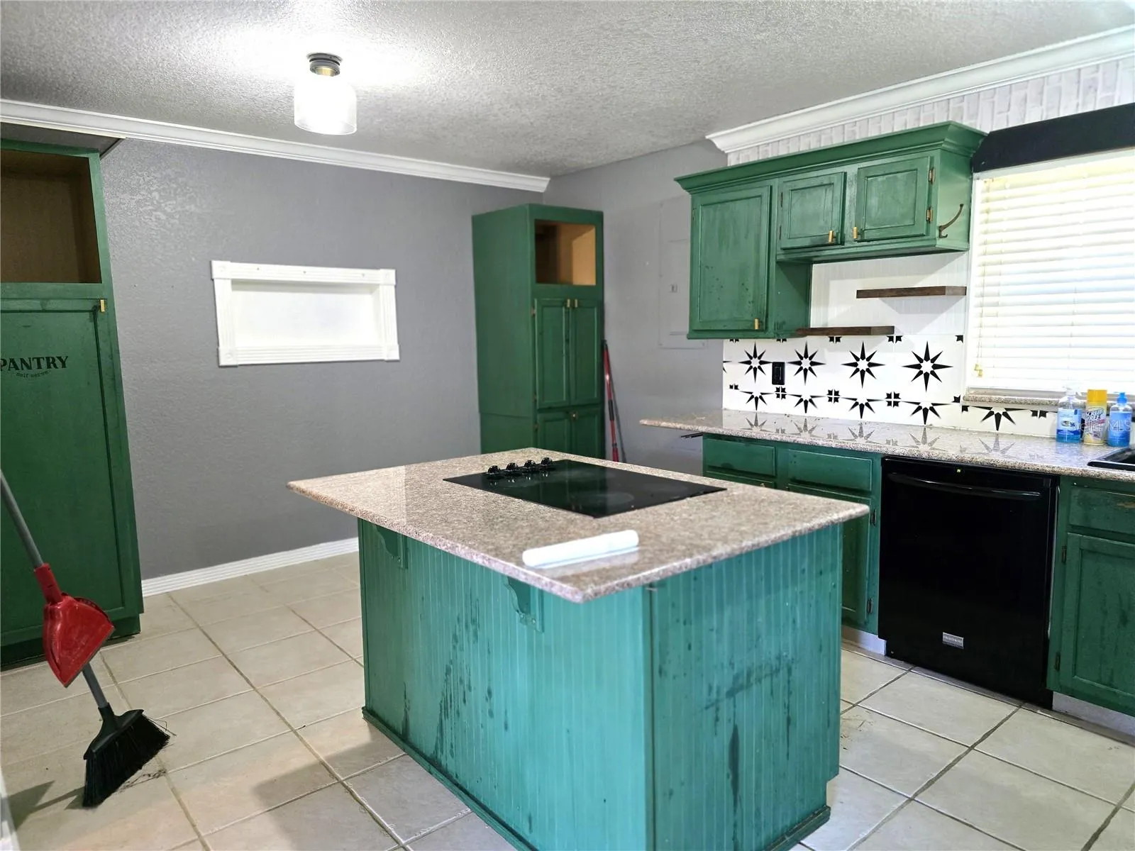 KItchenin 3/2 house