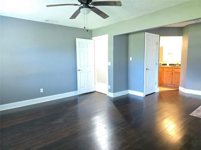Master Bedroom 3/2 side