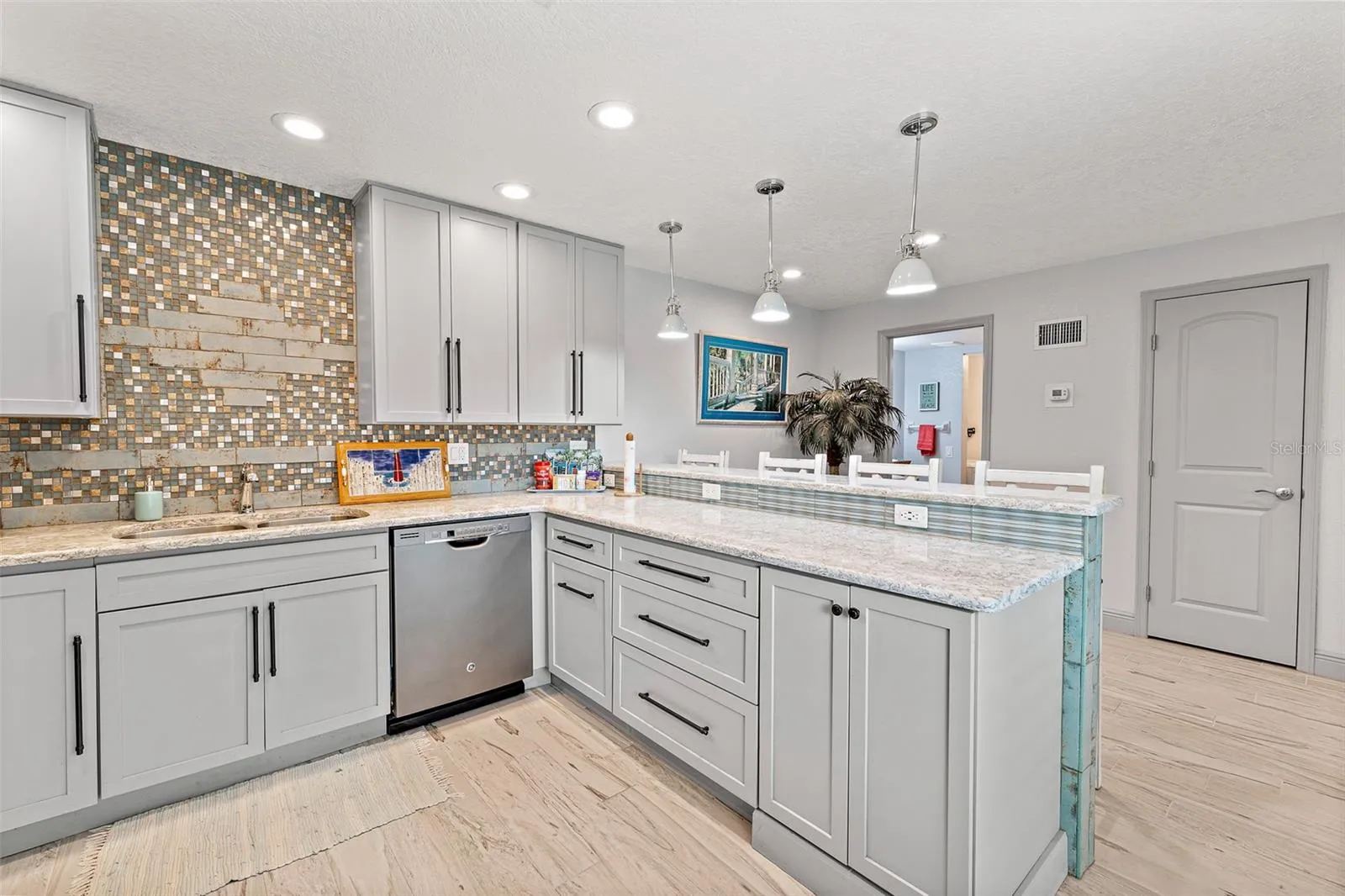 Soft-Close Cabinets & Drawers