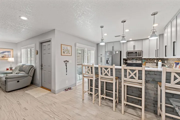 Off-Kitchen Dining
