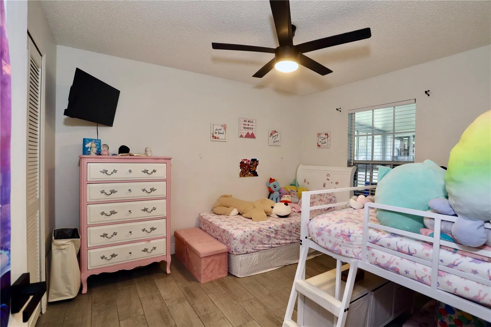 Guest bedroom
