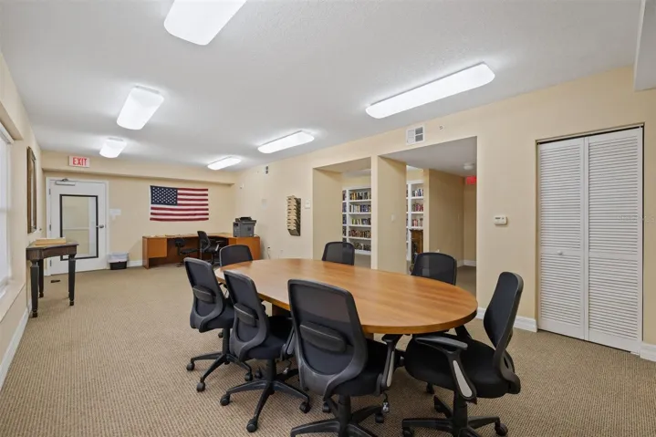 4th Floor business center and library