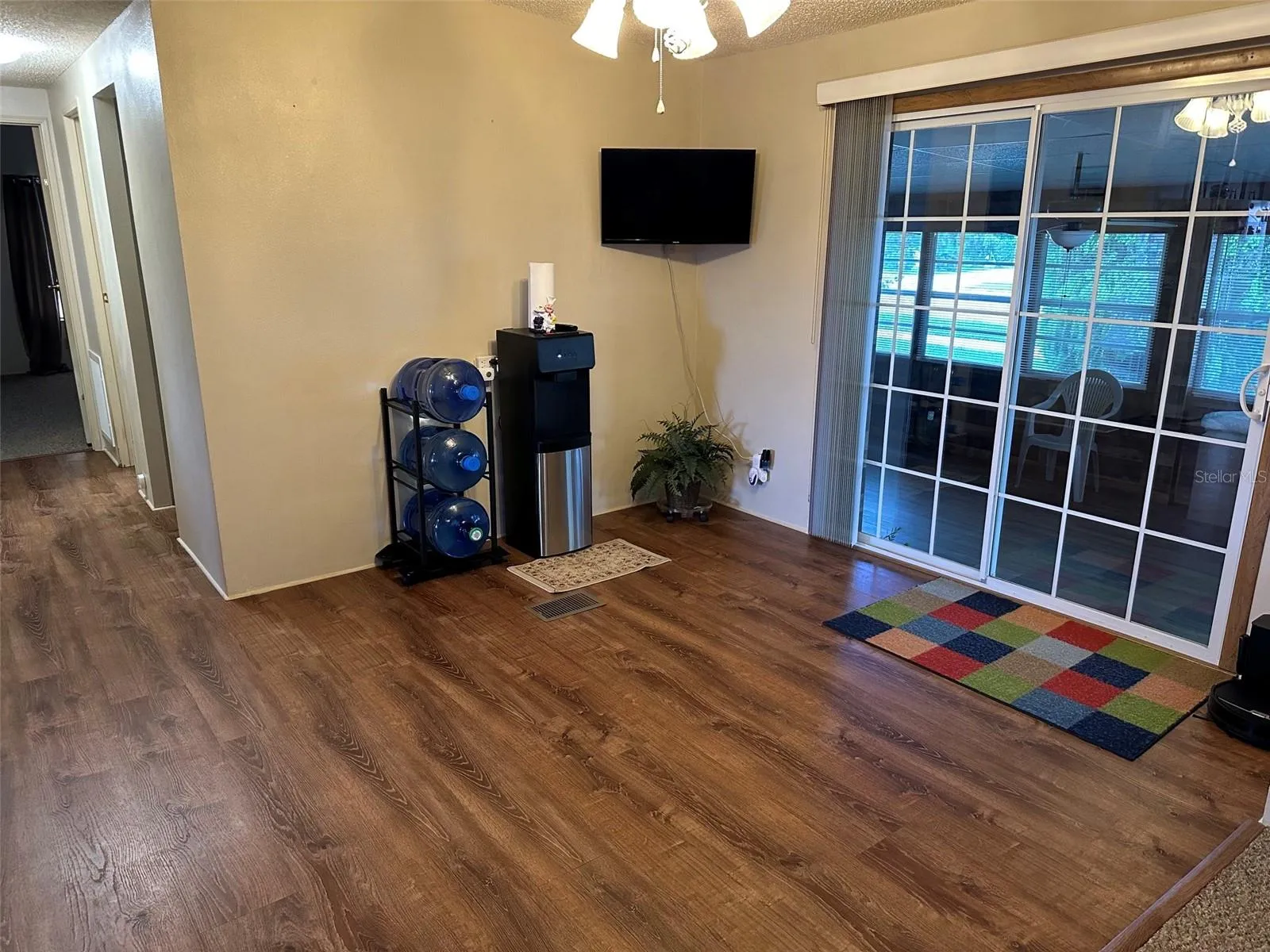 Photo without the dining table
