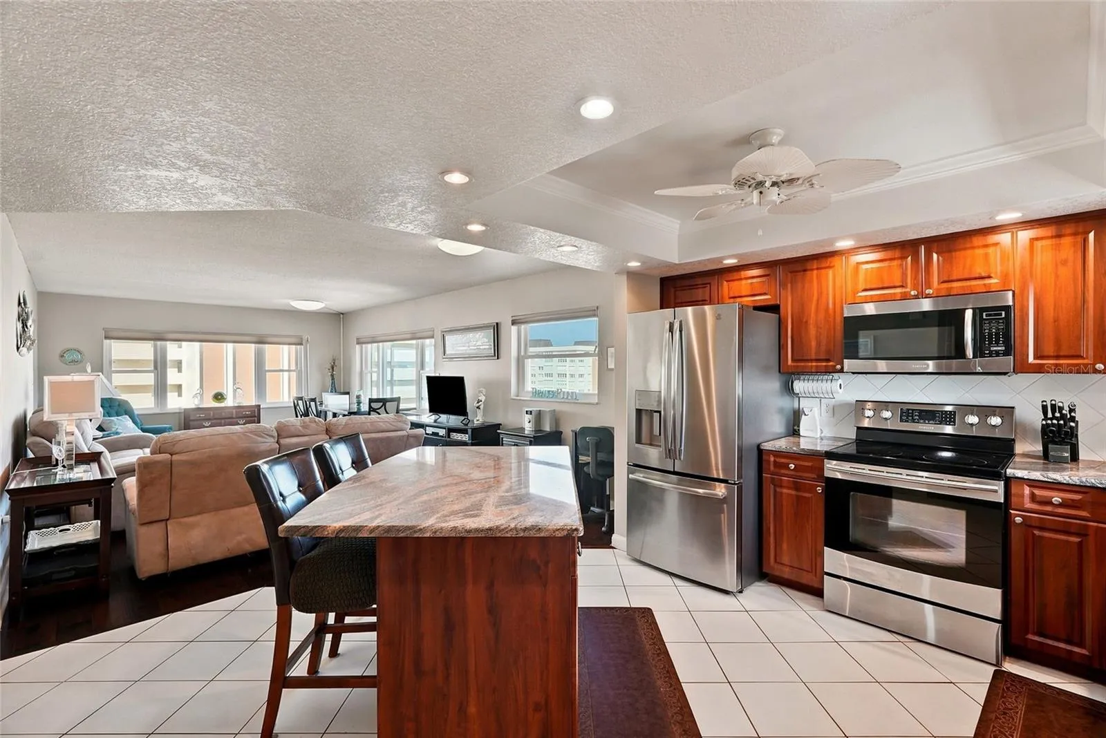 Updated eat-in kitchen!